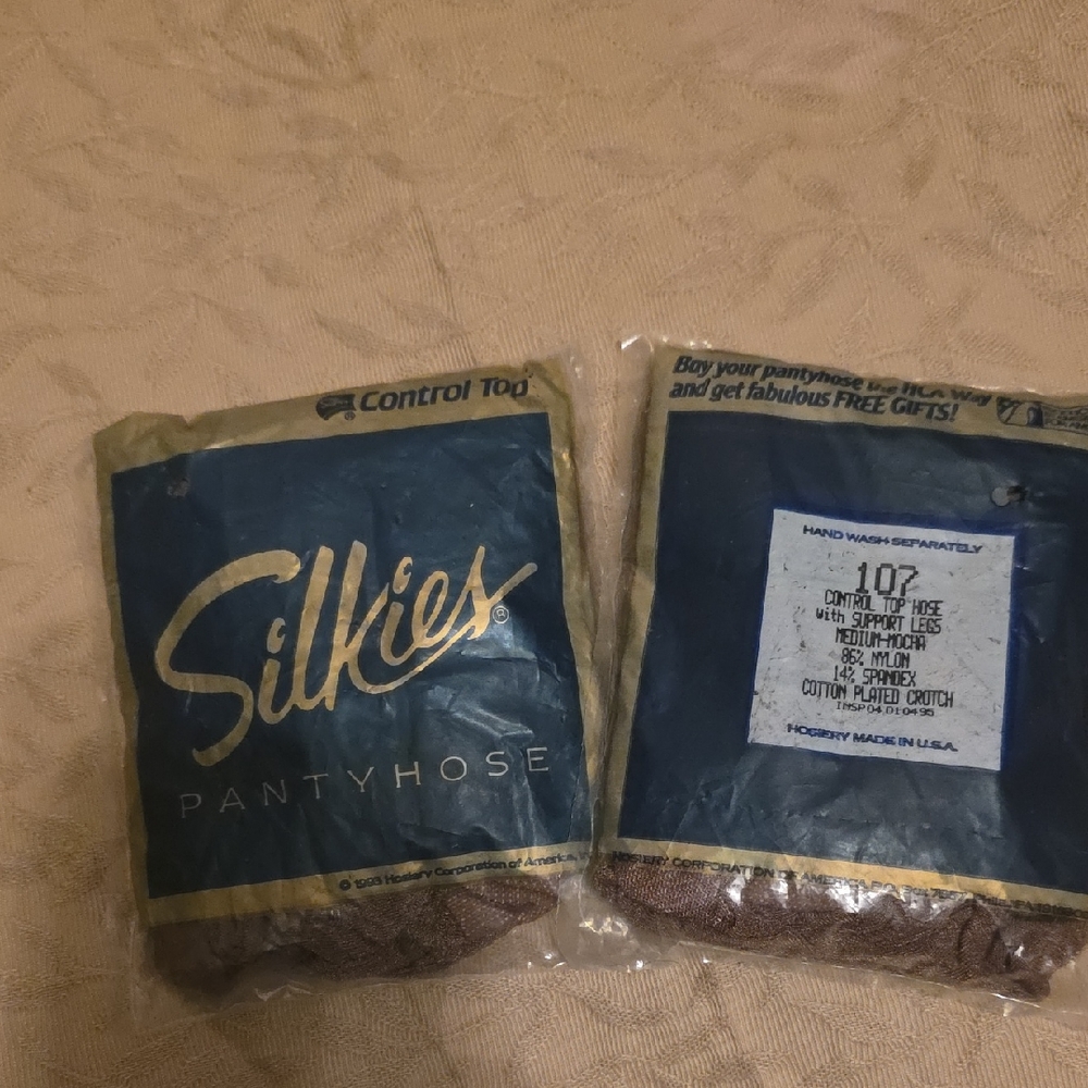 2 Silkies Control Top Pantyhose Med Mocha 107